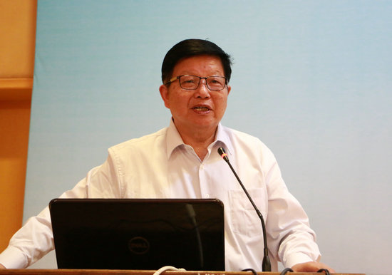 BB贝博艾弗森官方网站物流学院名誉院长周建亚发言 摄影：谢伟.bmp