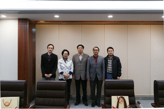 1446773893523696.png 合影留念 摄影:王晨杲.png