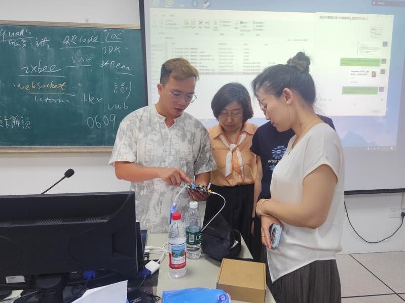 人工智能学院赴湖北中医药大学信...